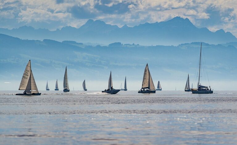 sailboats-3729599_1280